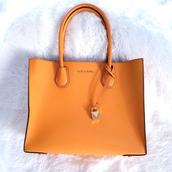 MICHAEL Michael Kors Handbags - NWOT Michael Kors Handbag/Tote - Large - Authentic